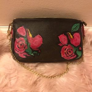 Auth vintage mini pochette Louis Vuitton custom painted